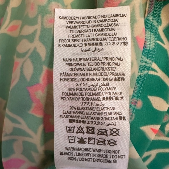 Boden Lot of 2 Rash guards Girls Size 4-5Y UPF40+ Beach Pool Swim Lessons PE - Picture 8 of 15